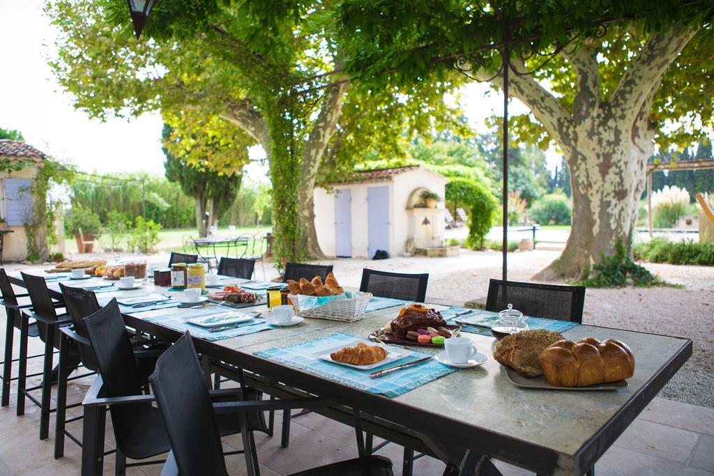 Sous Les Platanes B&B Шаторенар Экстерьер фото
